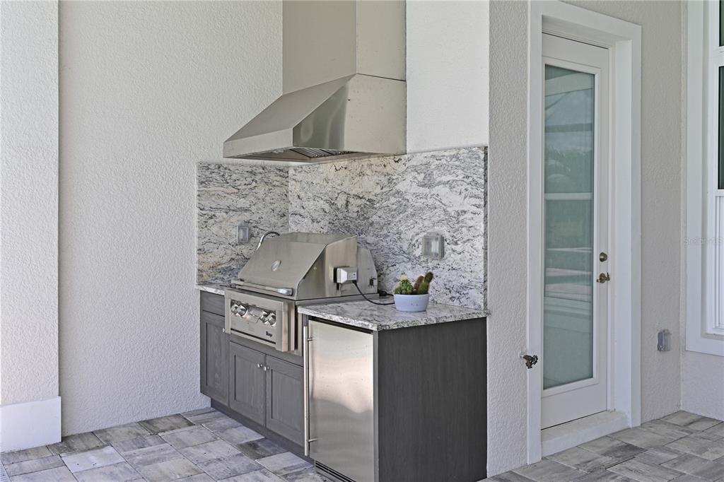 17110 Verona Place Lakewood Ranch, FL 34202 - Photo 37 of 60