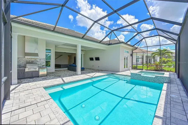 $2,100,000 | 17110 Verona Place, Lakewood Ranch, FL 34202