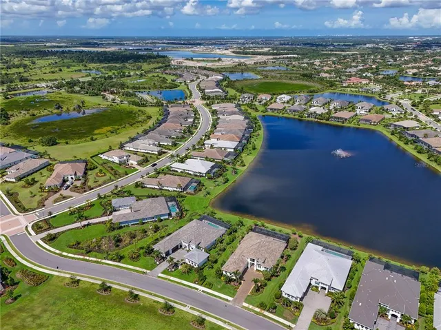 $2,100,000 | 17110 Verona Place, Lakewood Ranch, FL 34202