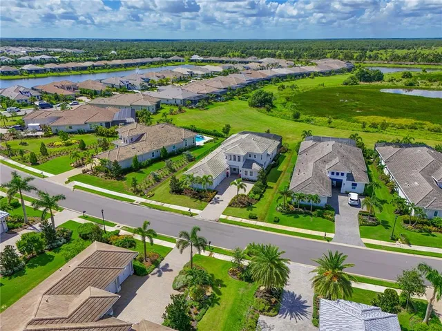 $2,100,000 | 17110 Verona Place, Lakewood Ranch, FL 34202