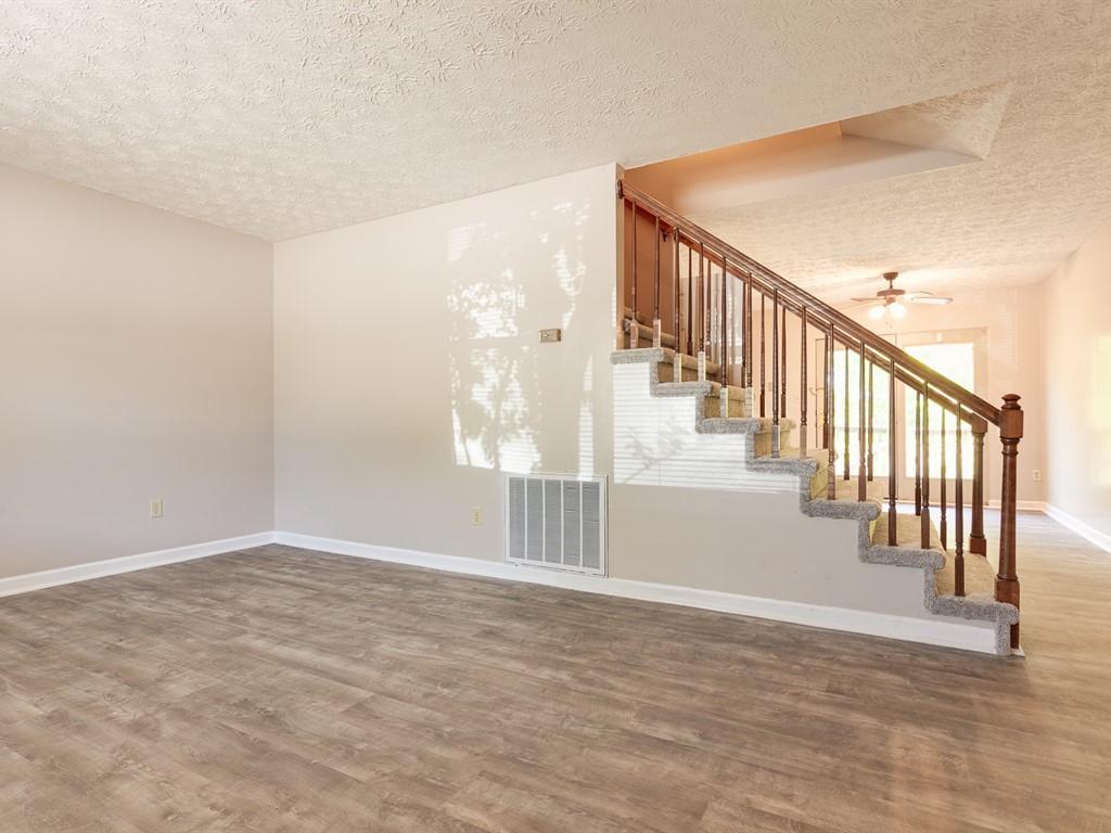 147 High Point Lane Oak Ridge, TN 37830 - Photo 2 of 26 New Flooring!