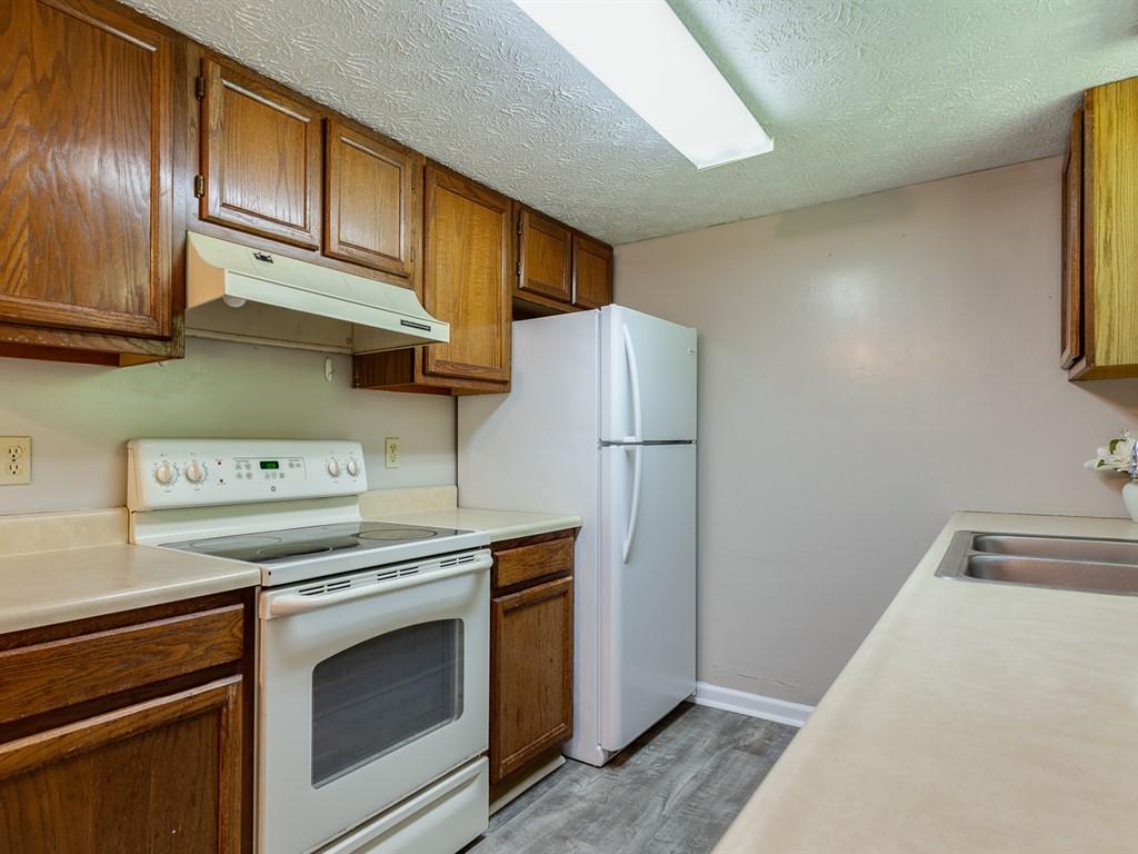147 High Point Lane Oak Ridge, TN 37830 - Photo 11 of 26 Galley Kitchen