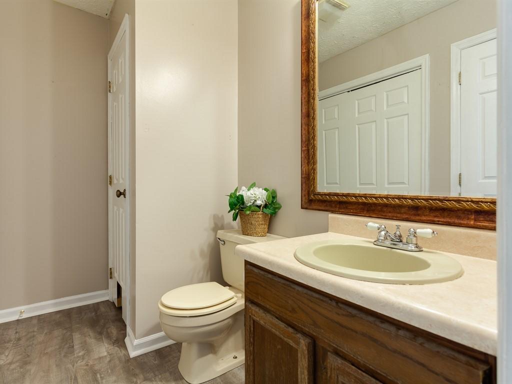 147 High Point Lane Oak Ridge, TN 37830 - Photo 13 of 26 Half Bath