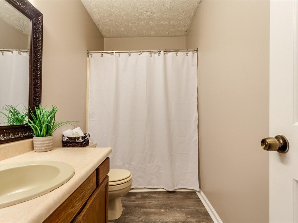 147 High Point Lane Oak Ridge, TN 37830 - Photo 19 of 26 Hall Bathroom View 2