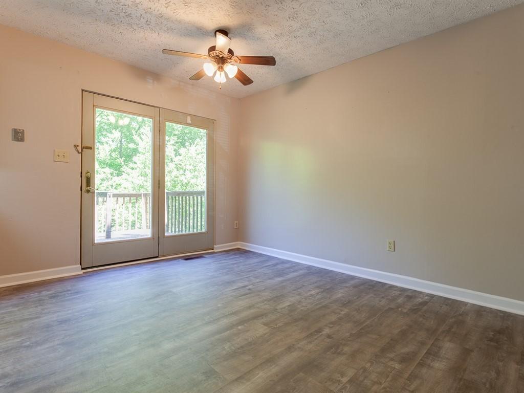147 High Point Lane Oak Ridge, TN 37830 - Photo 6 of 26 Breakfast Area