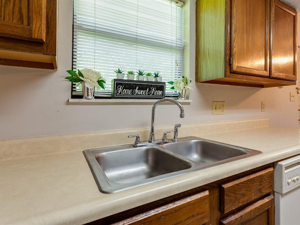 147 High Point Lane Oak Ridge, TN 37830 - Photo 9 of 26 Kitchen