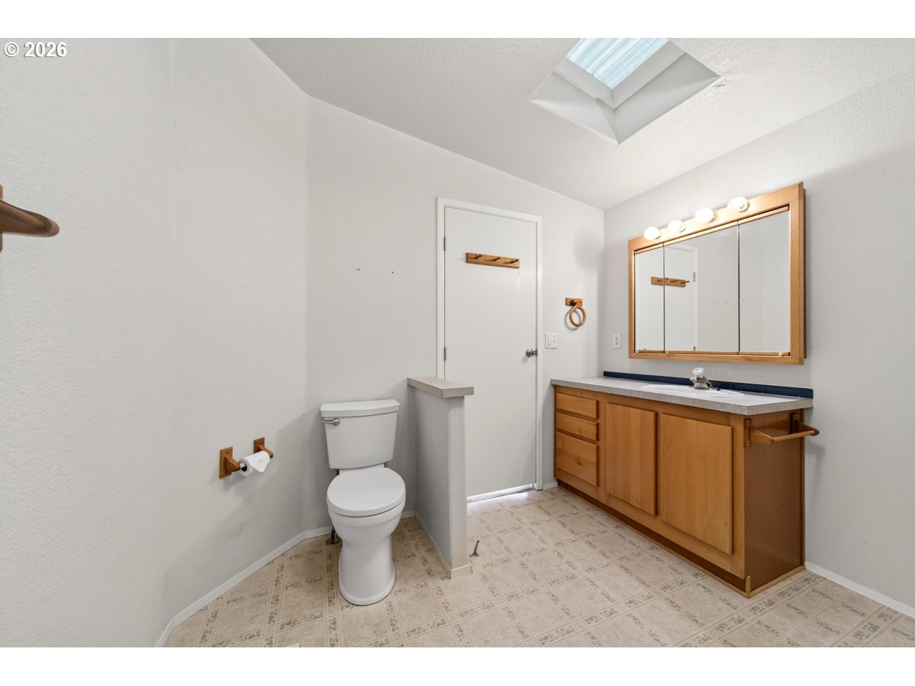 55100 Ruby Loop Bandon, OR 97411 - Photo 25 of 40 Owner's Suite Bathroom