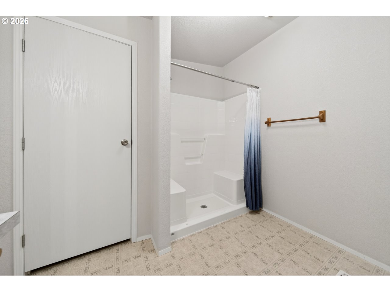 55100 Ruby Loop Bandon, OR 97411 - Photo 26 of 40 Owner's Suite Bathroom