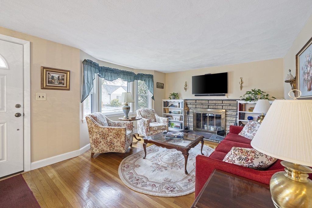16 Lynn End Road Lynn, MA 01904 - Photo 2 of 22 Gallery Image 2