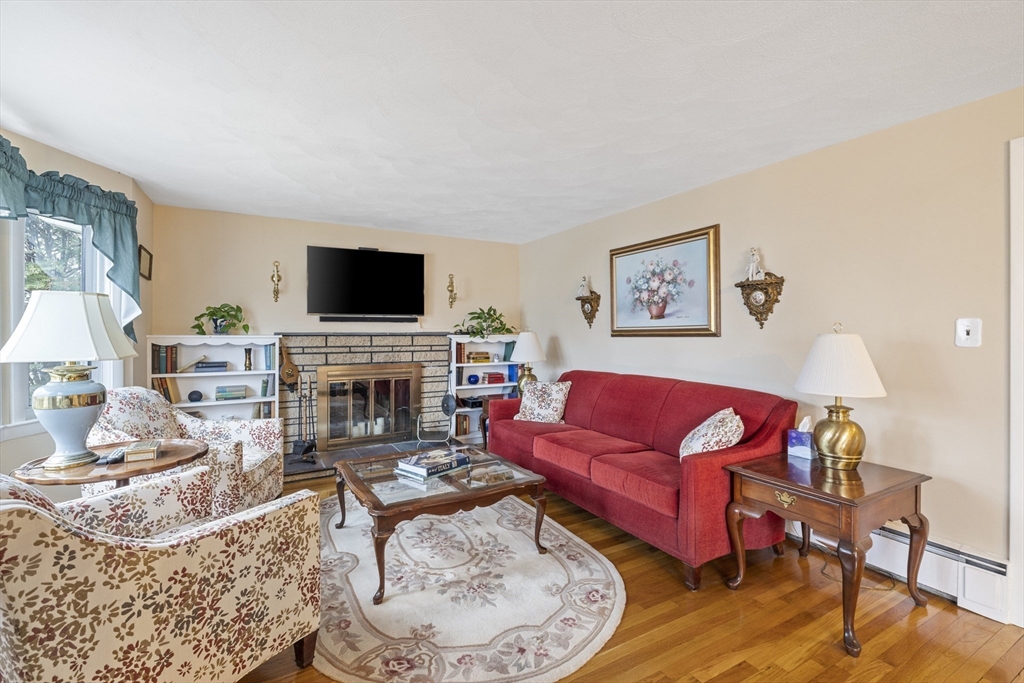 16 Lynn End Road Lynn, MA 01904 - Photo 3 of 22 Gallery Image 3