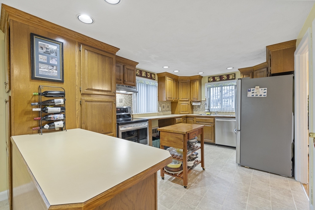 16 Lynn End Road Lynn, MA 01904 - Photo 6 of 22 Gallery Image 6