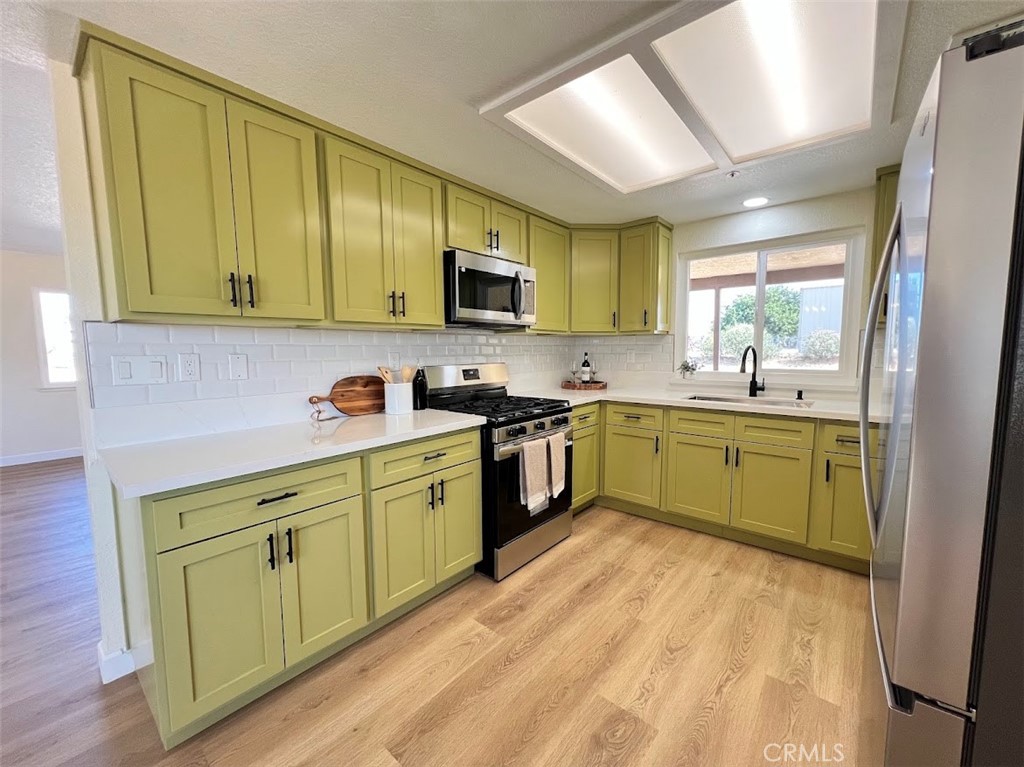 13377 Paramount Road Phelan, CA 92371 - Photo 8 of 33 Kitchen