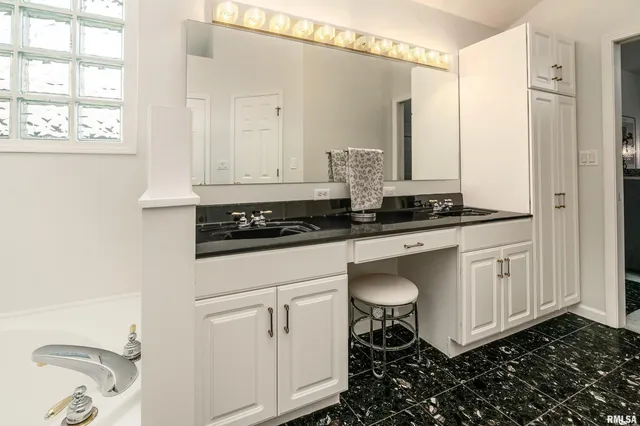 $559,900 | 6381 Tyner Lane, Marion, IL 62959