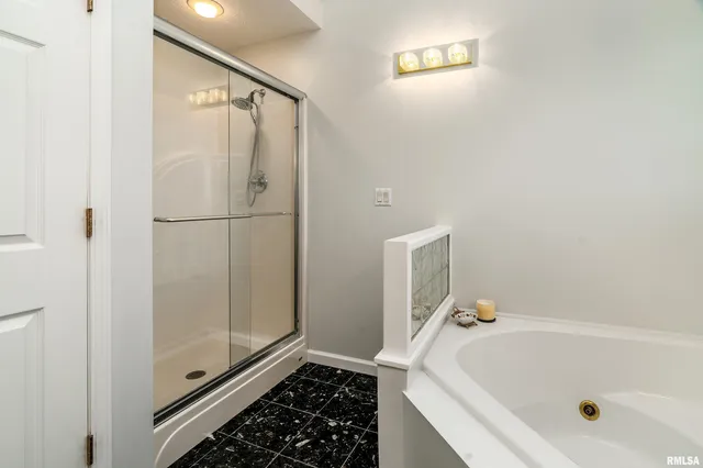 $559,900 | 6381 Tyner Lane, Marion, IL 62959