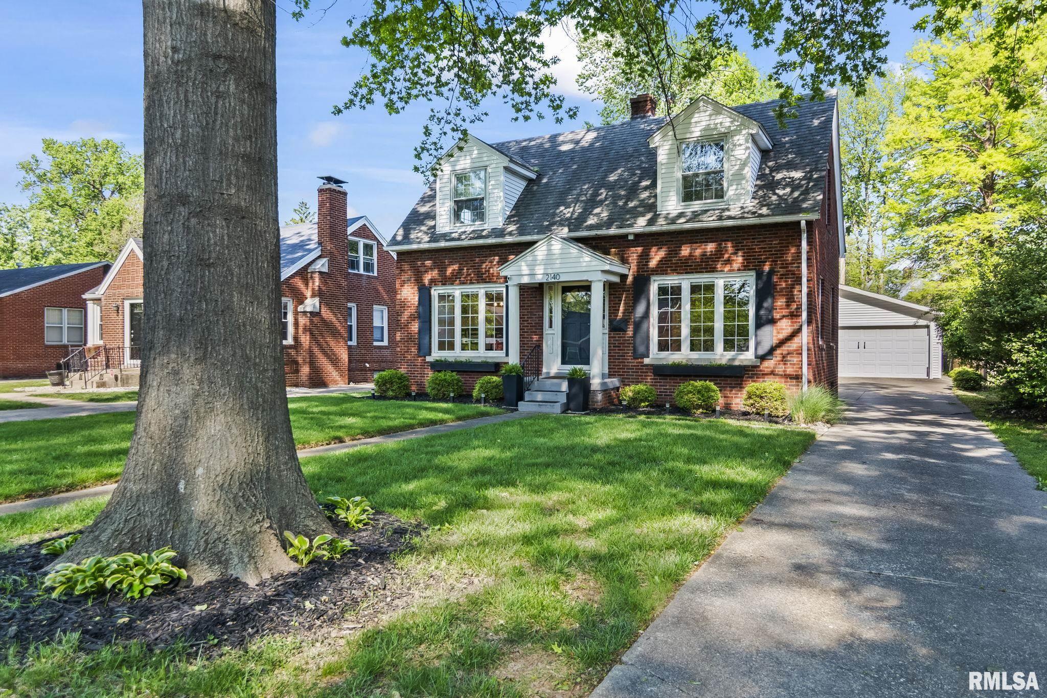 2140 South Walnut Street Springfield, IL 62704 - Photo 2 of 46 Gallery Image 2