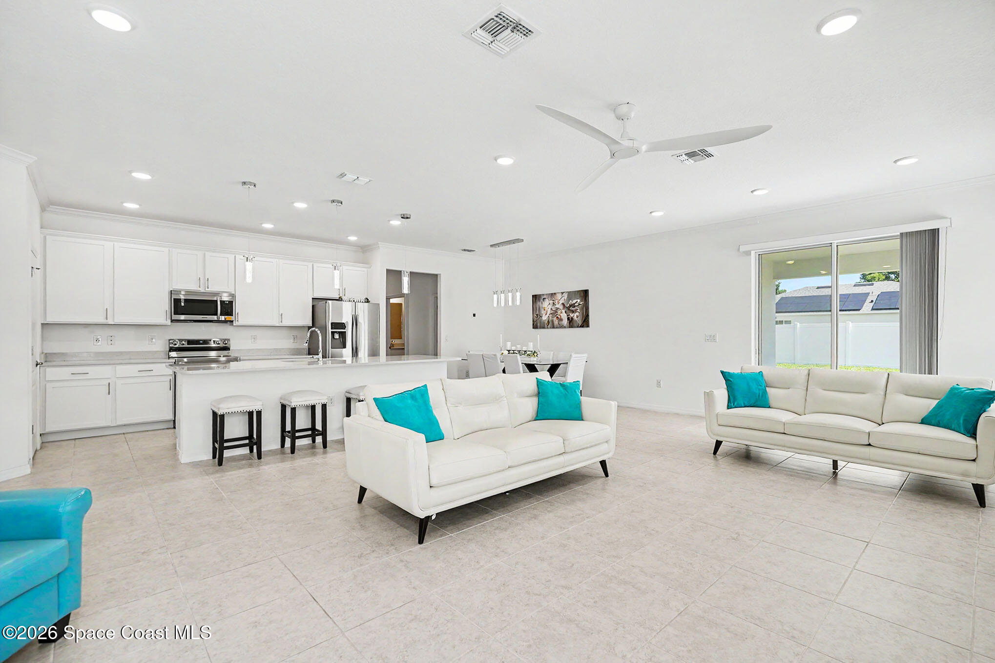 1030 Grapefruit Road Southeast Palm Bay, FL 32909 - Photo 2 of 28 Great Room