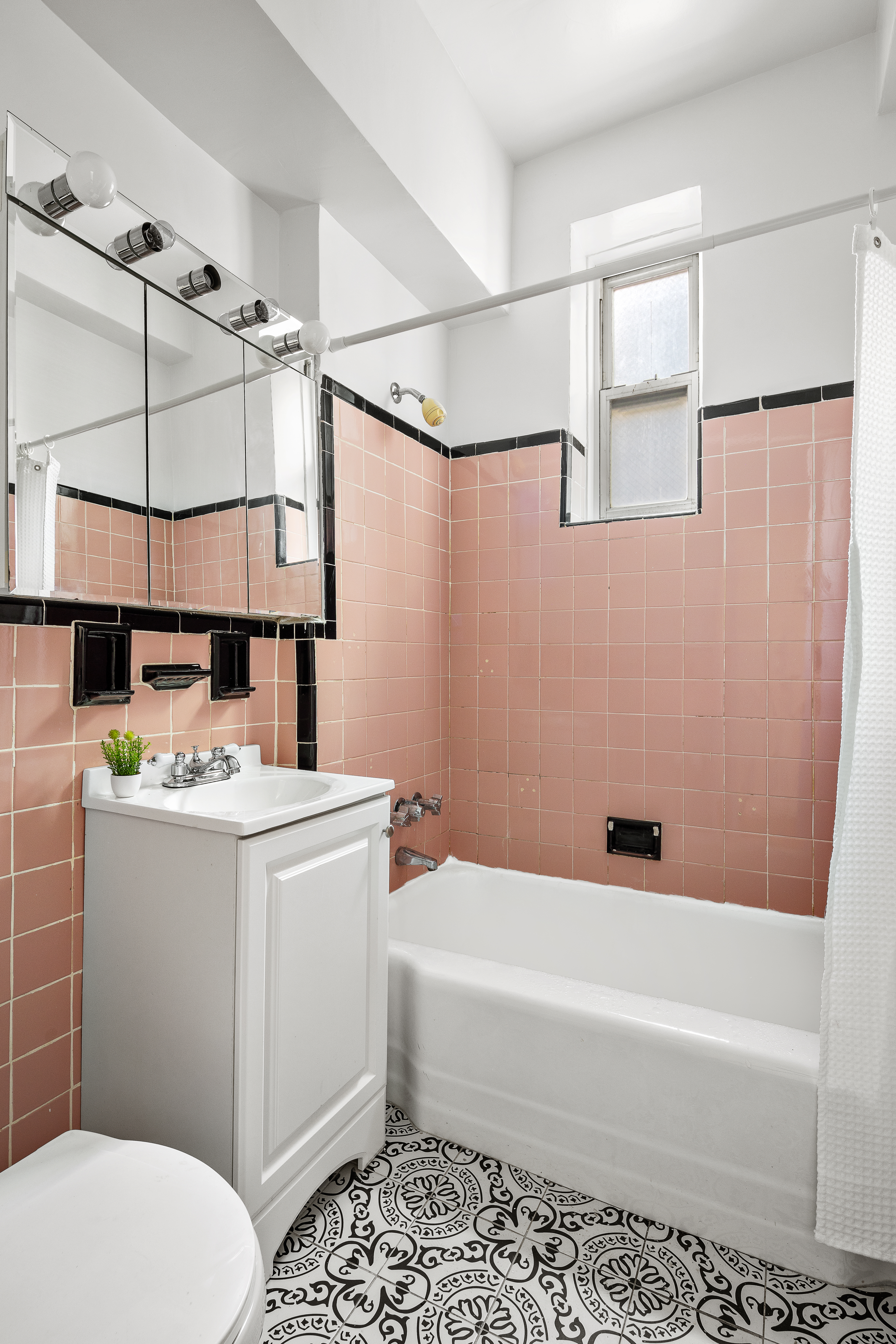 735 Avenue West, Unit L2 Brooklyn, NY 11223 - Photo 4 of 9