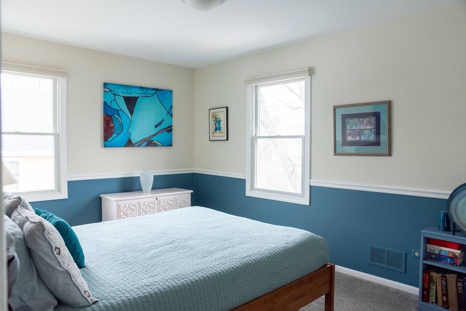 1410 Daly Road Wheaton, IL 60187 - Photo 26 of 34 a bedroom with a bed and a window