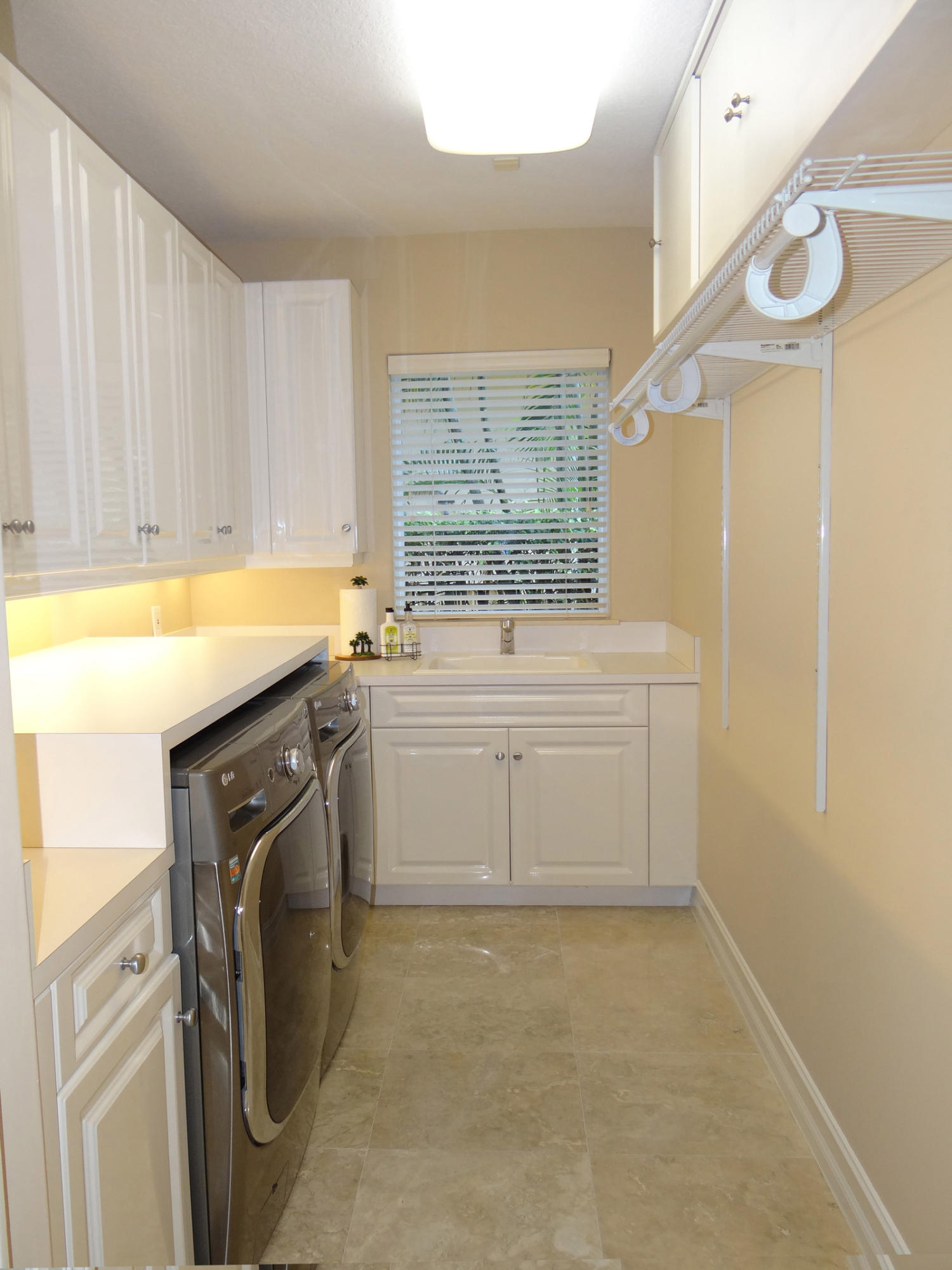 1711 Royal Palm Way Boca Raton, FL 33432 - Photo 16 of 36 Laundry