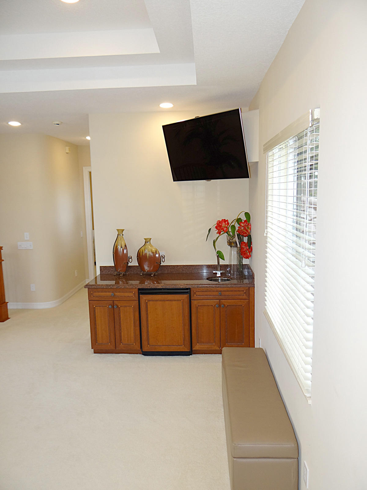 1711 Royal Palm Way Boca Raton, FL 33432 - Photo 19 of 36 Upstairs Living Area