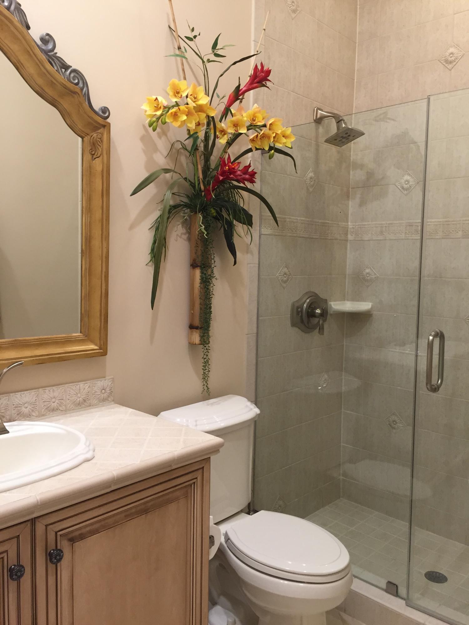 1711 Royal Palm Way Boca Raton, FL 33432 - Photo 23 of 36 Guest bathroom upstairs
