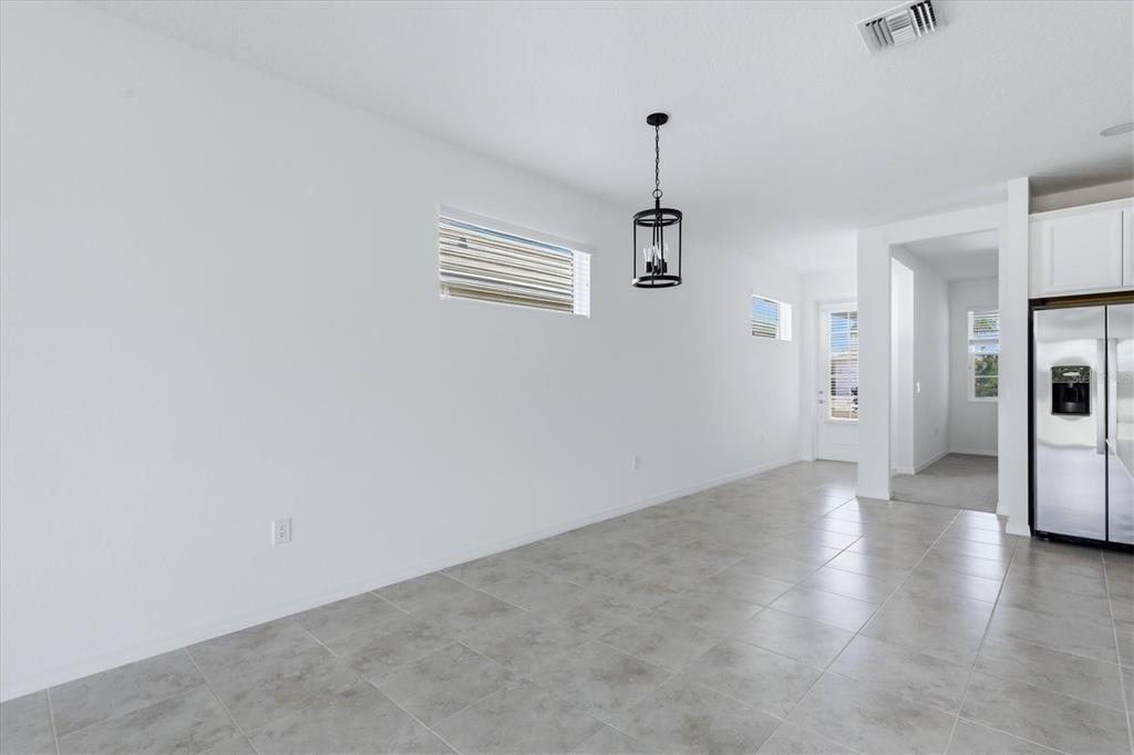 8113 Sternway Road Sarasota, FL 34240 - Photo 8 of 85