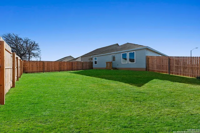 $290,000 | 100 Ellendale Place, Fredericksburg, TX 78624