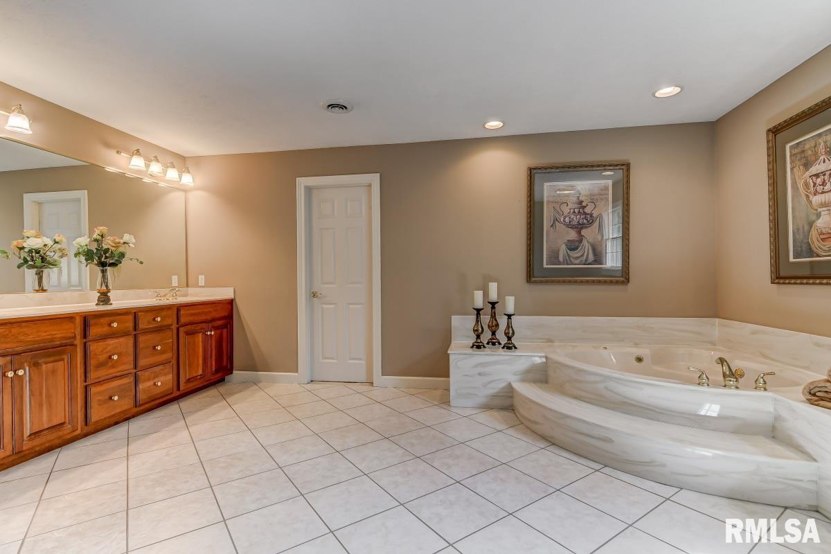 3413 Embassy Drive Springfield, IL 62711 - Photo 33 of 50 Gallery Image 33
