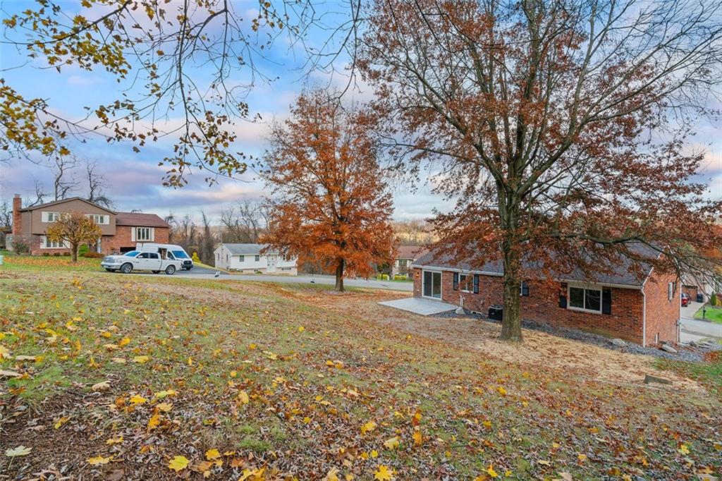185 Grouse Drive Elizabeth, PA 15037 - Photo 40 of 45 a view of a town with barn house