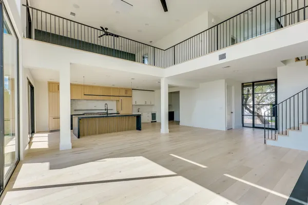 $2,450,000 | 909 Cat Hollow Club Drive, Spicewood, TX 78669