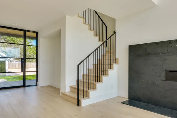 $2,450,000 | 909 Cat Hollow Club Drive, Spicewood, TX 78669