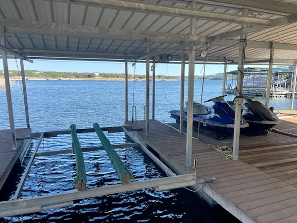 $2,450,000 | 909 Cat Hollow Club Drive, Spicewood, TX 78669