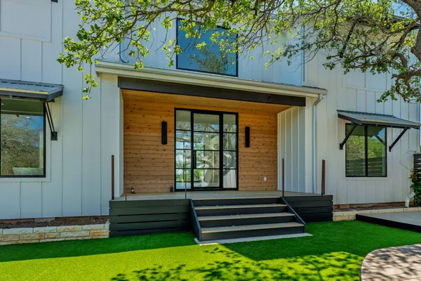 $2,450,000 | 909 Cat Hollow Club Drive, Spicewood, TX 78669