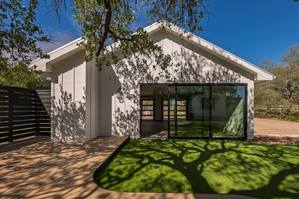 $2,450,000 | 909 Cat Hollow Club Drive, Spicewood, TX 78669