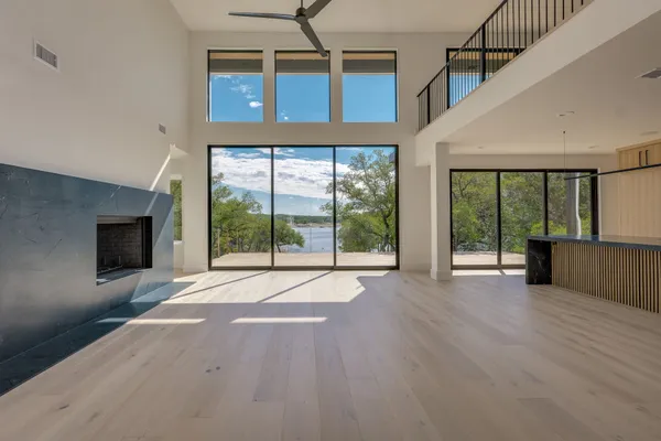 $2,450,000 | 909 Cat Hollow Club Drive, Spicewood, TX 78669