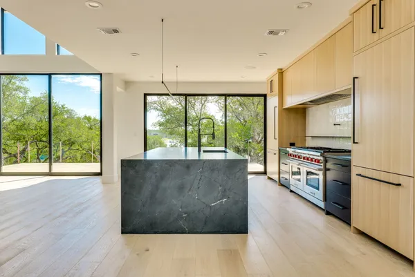 $2,450,000 | 909 Cat Hollow Club Drive, Spicewood, TX 78669