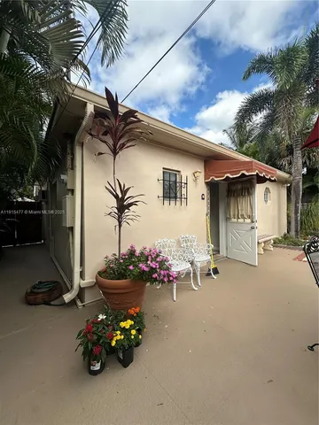 $1,400 | 525 29th Street, Unit A, West Palm Beach, FL 33407