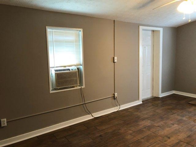 911 Lamore Street Columbus, GA 31907 - Photo 21 of 43 Apt A Living room