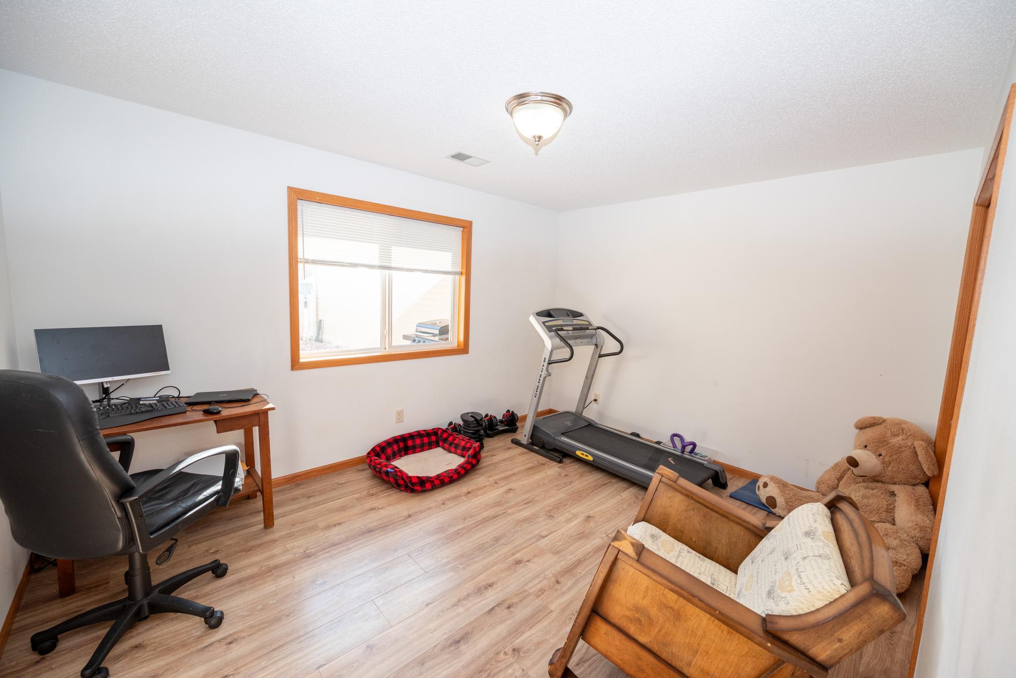 514 4th Street Northeast Staples, MN 56479 - Photo 14 of 33