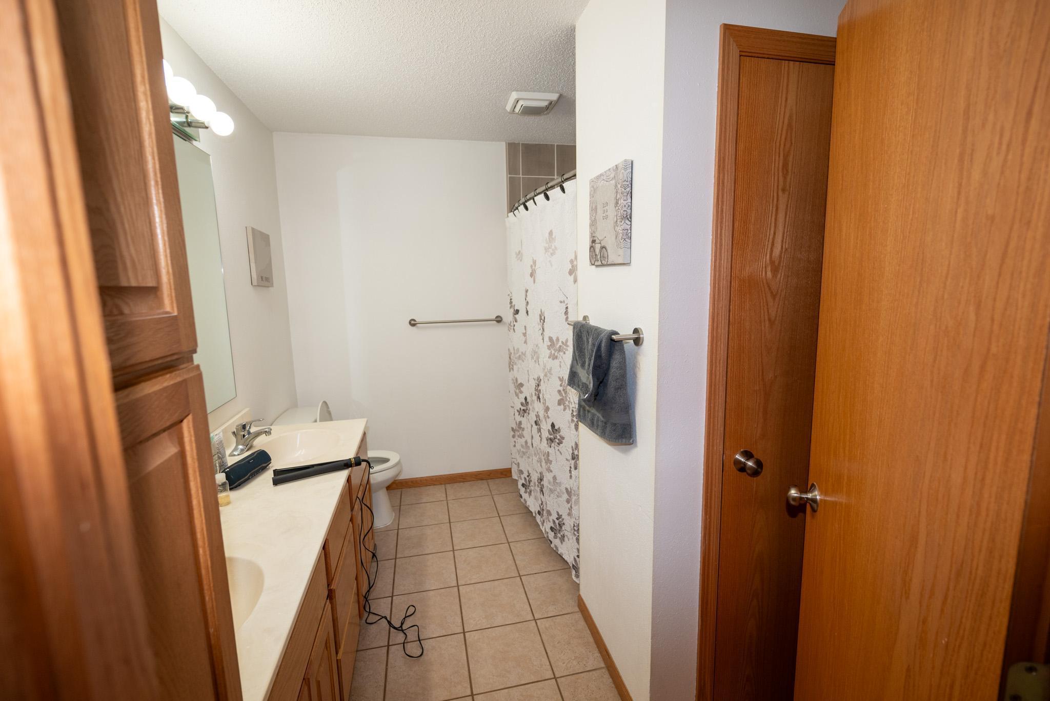 514 4th Street Northeast Staples, MN 56479 - Photo 8 of 33