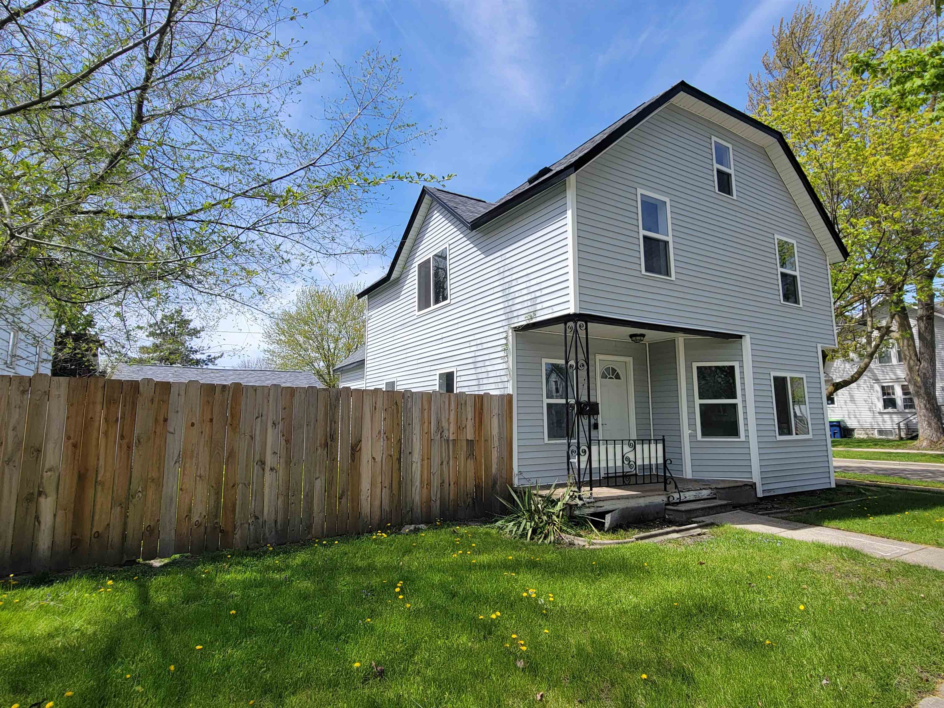 400 Fraser Street Bay City, MI 48708 - Photo 3 of 42