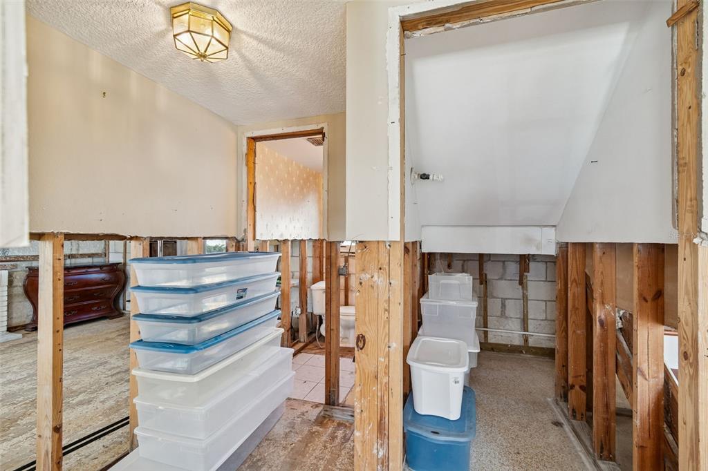 19 Sandpiper Road Tampa, FL 33609 - Photo 16 of 64 a bathroom with a bathtub and a shower