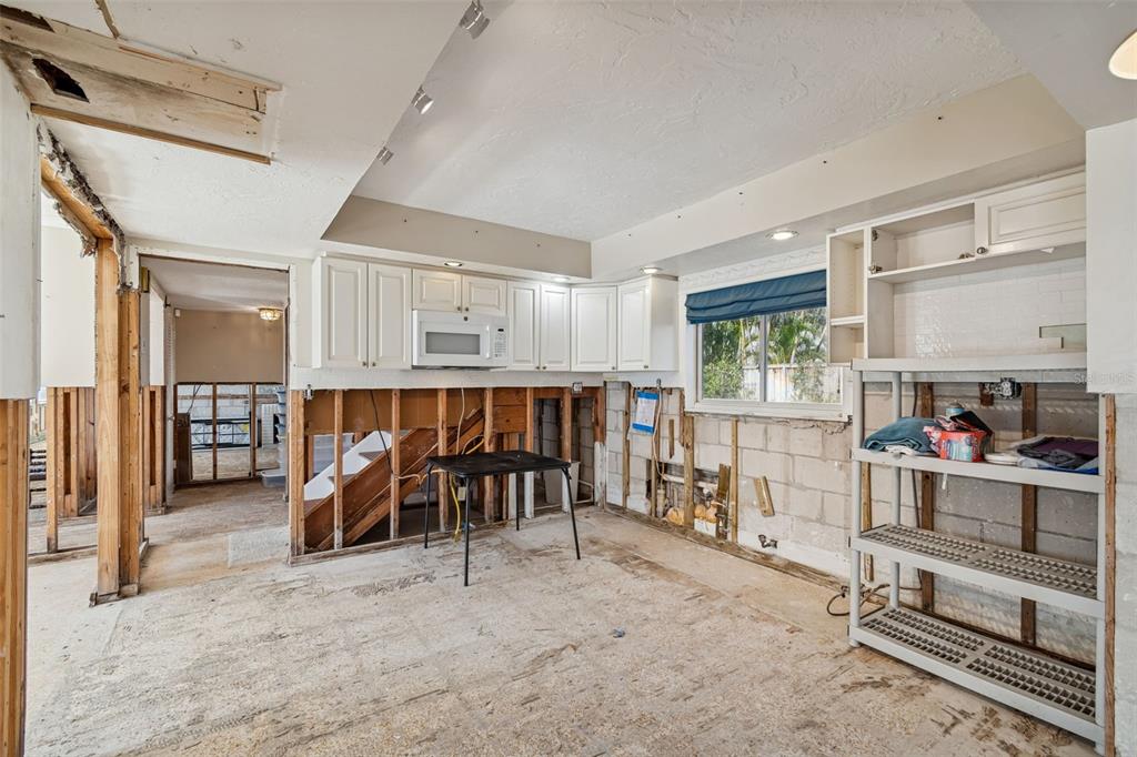 19 Sandpiper Road Tampa, FL 33609 - Photo 22 of 64 a view of a storage & utility room