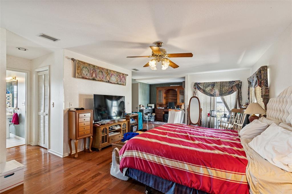 19 Sandpiper Road Tampa, FL 33609 - Photo 37 of 64