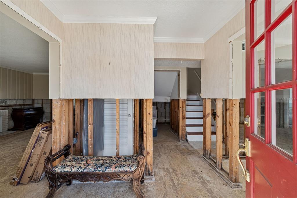 19 Sandpiper Road Tampa, FL 33609 - Photo 5 of 64