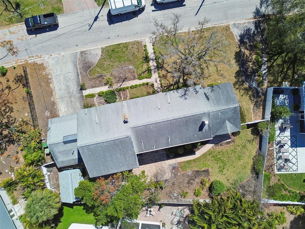 19 Sandpiper Road Tampa, FL 33609 - Photo 62 of 64 an aerial view of a house with a yard