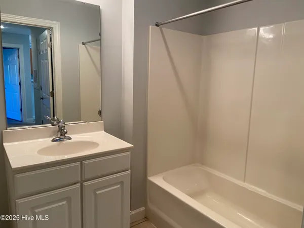 $1,500 | 2801 Bloomfield Lane, Unit 103, Wilmington, NC 28412