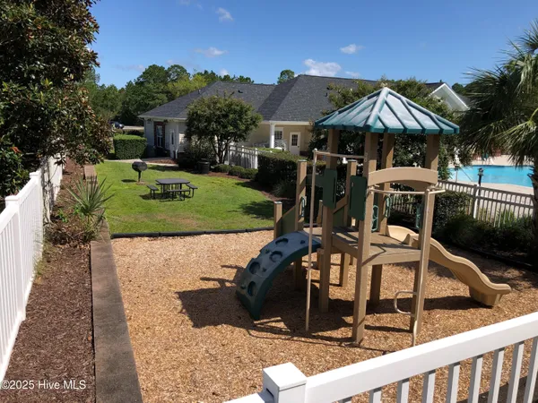 $1,500 | 2801 Bloomfield Lane, Unit 103, Wilmington, NC 28412