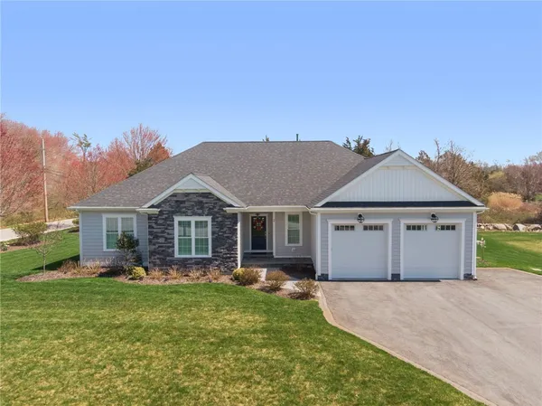 $1,295,000 | 2 Waterview Lane, Warren, RI 02885
