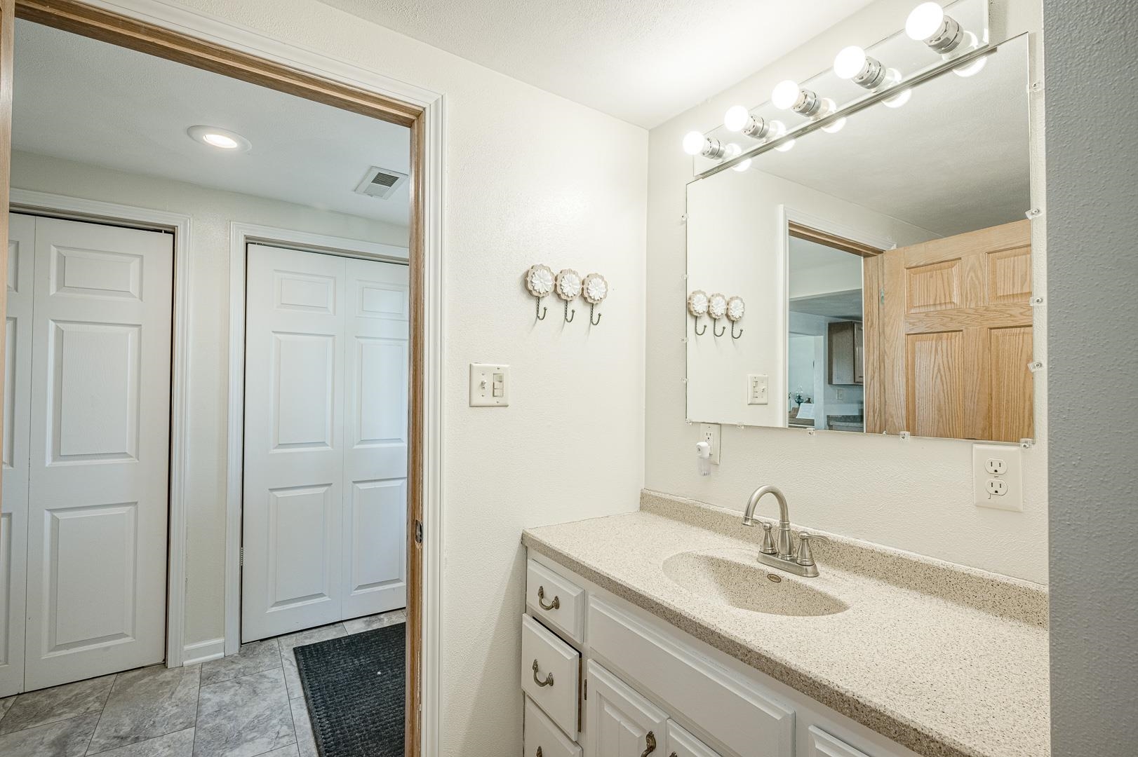 102 Union Street Albany, WI 53502 - Photo 5 of 28